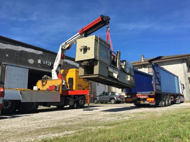 Trasporti professionali: tutto quello che c’è da sapere sulle movimentazioni di macchinari industriali